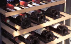 Die Weinschränke von Liebherr sind so konzipiert, dass sie selbst bei hohen Schwankungen der Umgebungstemperatur die eingestellte Innentemperatur exakt und konstant einhalten.