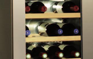 Bei den Weinschränken von Liebherr gewährleistet die Frischluftzufuhr über den leicht wechselbaren eine optimale Luftqualität.