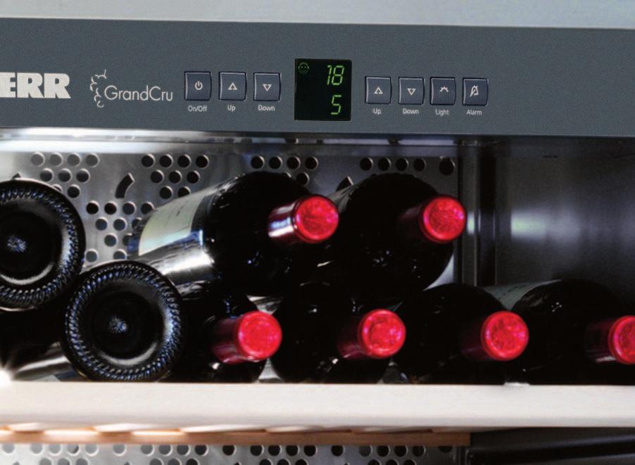 Weintemperierschränke GrandCru Die präzise e Steuerung ist mit einer digitalen Temperatur-Anzeige ausgestattet.
