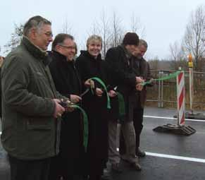 Dezember 2008 die Umfahrungsstraße gemeinsam mit dem Präsidenten der Landesdirektion Leipzig, Walter Christian Steinbach, verkehrstechnisch freigegeben. Sachsen-West Projekt 091 Tagebau Zwenkau Am 19.