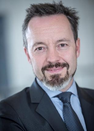 BAI Webinar Die Sprecher Frank Dornseifer ist Geschäftsführer beim Bundesverband Alternative Investments e.v., Bonn, und seit über 18 Jahren in unterschiedlichen Funktionen im Investment-, Kapitalmarkt- und Gesellschaftsrecht aktiv.