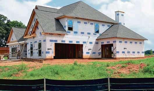 In der Regel wird für den Bau einer Eigentumswohnung oder eines Hauses ein Kredit von der Bank benötigt.