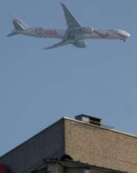 März 2013: WF vor dem alten Nur Flugzeuge fliegen, kein WF aber am benachbarten Hotel