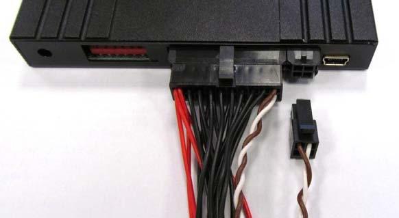 Install the supplied cable set for adjusting the vehicle height over the combined instrument.