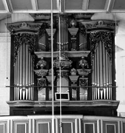 Da ist unsere Orgel, deren Grundlegende Sanierung aus dem Jahre 1989 nun schon 25 Jahre zurückliegt.