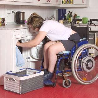 Was Menschen mit Handicap oft einschränkt ist die Haltung, alles für sie tun zu wollen. Denn wer selbst mit anpackt, kann Selbstbestimmung leben. MitarbeiterIn INSEL e.v.