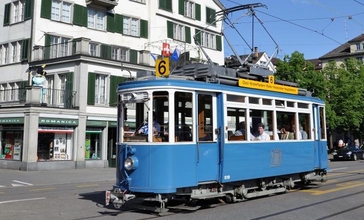 Die Sächsitram-Flotte Das «echte Sächsitram» Zusammen mit einer privaten Zürcher Tramgesellschaft liess die Städtische Strassenbahn Zürich 1928/29 achtundzwanzig Motorwagen bauen, die letzten in