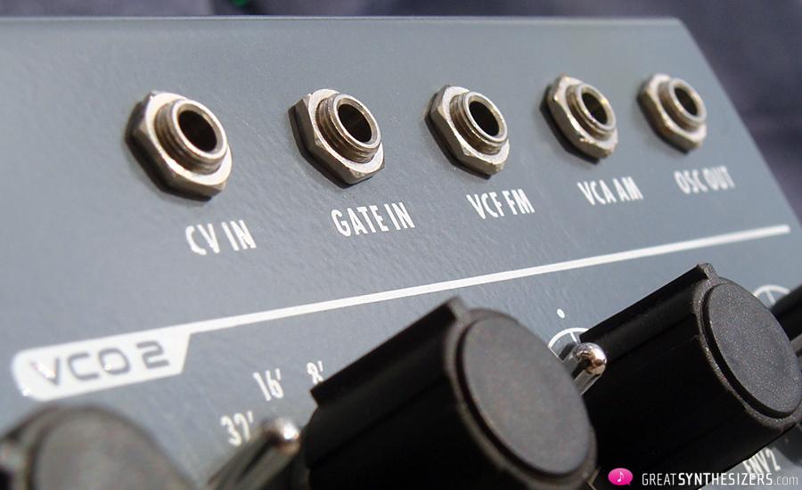Darüber hinaus dürfte der Boomstar Synthesizer für alle Musik-Elektroniker von Interesse sein, da er die gesamte Klangpalette analoger Sounds in höchster Qualität anbietet.