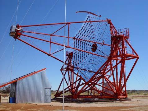 H.E.S.S.: High Energy Stereoscopic System 4 Teleskope (13 m) in Namibia in 120 m Abstand Schwelle ~ 100 GeV, E/E = 10 20 % Schauerrichtung auf ~ 0.
