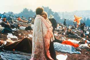 WOODSTOCK 1969 erleben 400 000 Hippies und 32 Bands auf einem Acker im Bundesstaat New York für vier Tage das Musikfestival der Geschichte und das trotz schlechter Organisation und miesem Wetter!