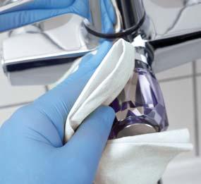 Baccalin Tissues & Flowpack Wandhalter Aldehydfreie Desinfektionstücher für die desinfizierende Reinigung von Nassbereichen und sanitären Einrichtungen.