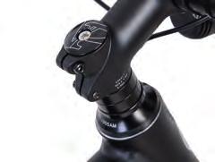 Transport 8.1. Turning the handlebar It may be necessary to turn the handlebar during transport. In order to do so, proceed as follows: Loosen the side screws on the stem with a suitable Allen key.