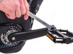 Transport Pedals are safety-relevant components. When screwing in the pedal axle, make sure that you tighten it firmly enough according to the instructions. Otherwise, there is a risk of accident!