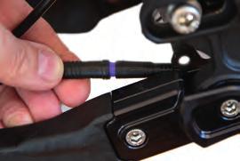 Instandhaltung Hydraulische Scheibenbremsen dürfen bei ausgebautem Laufrad nicht betätigt werden. Die Bremskolben fahren sonst möglicherweise vollständig zusammen.