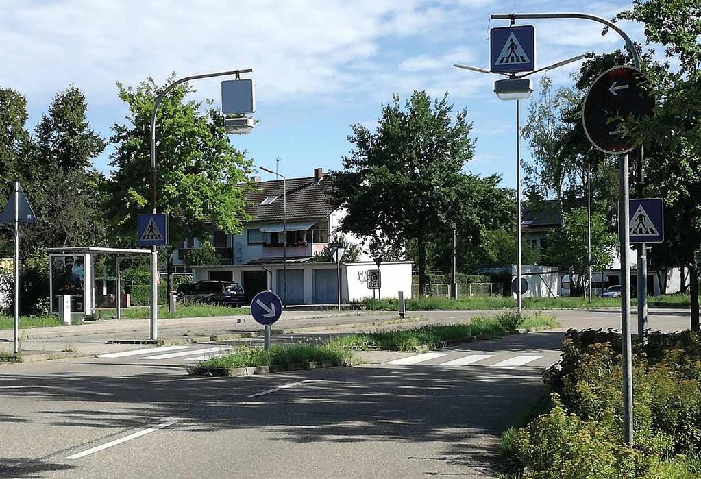 6. Ausstattung von Zebrastreifen 6.1 BAULICHE AUSGESTALTUNG Bei Zebrastreifen soll die Fahrbahnbreite für den Kfz-Längsverkehr maximal 6,50 m betragen.