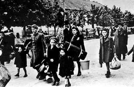 000 in Holocaust (85% der tschechischen Juden,