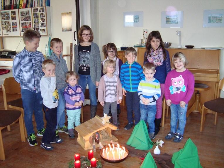 Kinderkirche am 4. Advent in Rodheim Die Kinder beschäftigten sich mit dem Thema "Der kleine Stern".