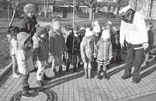 Bei gutem Wetter findet wieder das beliebte Ponyreiten auf dem Reitplatz vor der Biddersbachhalle statt. Wir freuen uns auf zahlreiche Besucher. Elternbeirat Kath. Kindergarten St.