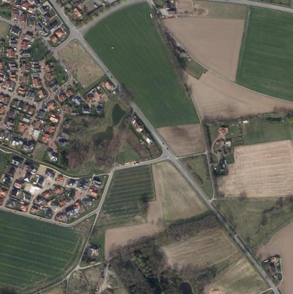 3. Örtliche Gegebenheiten Das Plangebiet der 2. Änderung liegt westlich des Ortskerns von Berge zwischen der Börsteler Straße (L 102) im Norden und der Lingener Straße (L 60) im Süden.