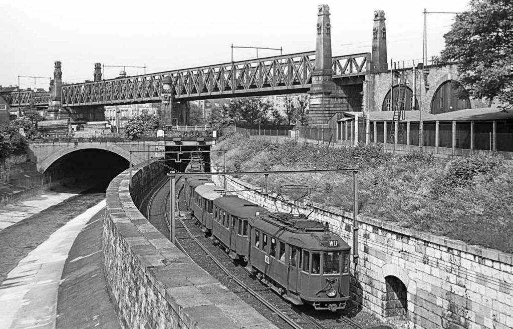 Untere Wientallinie Am 10. Juli 1956 fährt der Triebwagen 2862 der Linie WD in Richtung Meidling-Hauptstraße.