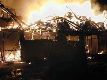 Brandeinsätze 2005 Bauernhofbrand in Modlisch In der Nacht des 16. März um 22.