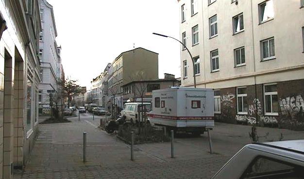 Besonders die Messpunkte 4 (Doormannsweg), 6 (Plöner Straße, unmittelbare Nähe zur Stresemannstraße) und 24 (Fischmarkt) wurden augenscheinlich durch die direkte Nachbarschaft gro- Messpunkt 6: