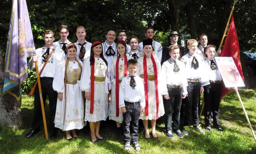 Der Trachtenumzug der Siebenbürger Sachsen in Dinkelsbühl Unter dem Motto Grenzenlose Heimat fand am Pfingstsonntag, 8. Juni 2014, das Sachsentreffen in Dinkelsbühl statt.