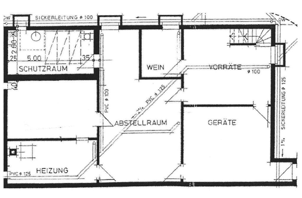 Grundriss Untergeschoss 1. Vorraum 24.7 m2 2. Vorraum 39.3 m2 als Fitnessraum geeignet Weinkeller 5.9 m2 Werkstatt und Geräte 24.