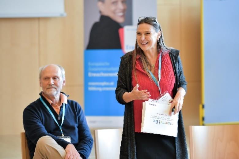 Ingrid Pammer und Peter Frühmann Konstruktive Gespräche. Storytelling für Beratung, Communities und Organisationen Wir leben in turbulenten Zeiten.