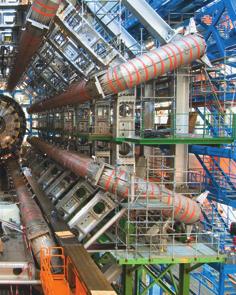Abb. 1 Das Bild des ATLAS-Detektor des LHC am CERN in Genf während seines Aufbaus vermittelt einen Eindruck der Größe dieser Maschine.