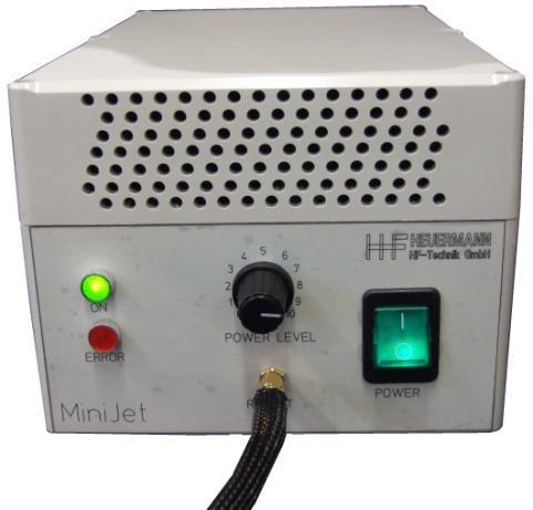 Beschreibung des Steuergenerators Der Steuergenerator liefert eine reproduzierbare und einstellbare konstante Mikrowellenleistung im ISM Frequenzband um 2,45 GHz von typisch 2 bis 10 W HF-Leistung