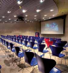 Tagungsraum Der Tagungsraum, sachlich und hell mit modernen Möbeln und Technik ausgestattet, eignet sich für bis zu 40 Personen und ist ideal für Meetings oder Workshops.