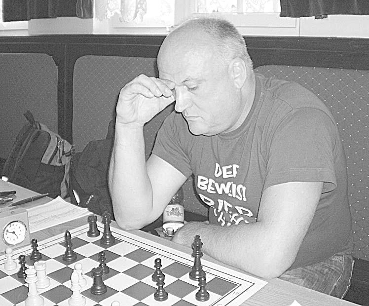 Claus Seyfried von den Stuttgarter SF und Walter Kunz (SC Schachmatt Botnang) führten lange die Tabelle im Kandidatenturnier an, und beide blieben bis zum Schluss auch unbesiegt.