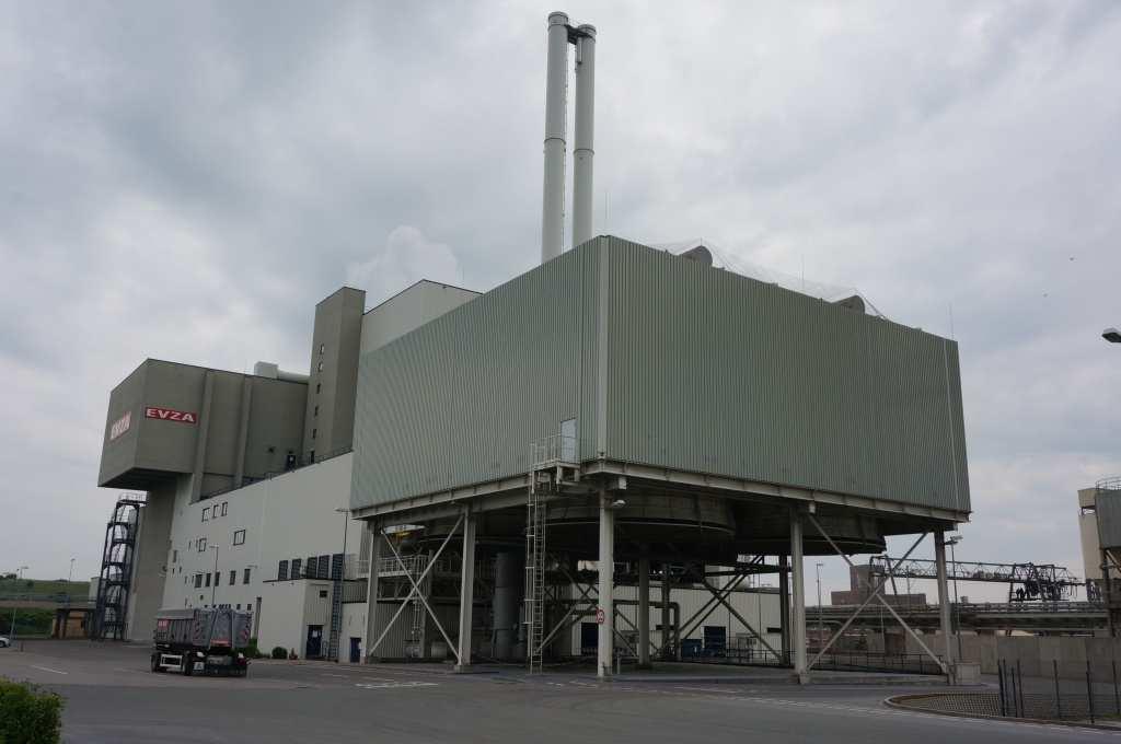 Sonderfall thermische Verwertung von Abfällen (Müllheizkraftwerke MHKW) Die thermische Abfallbehandlung ist in Deutschland eine der tragenden Säulen der Abfallentsorgung.