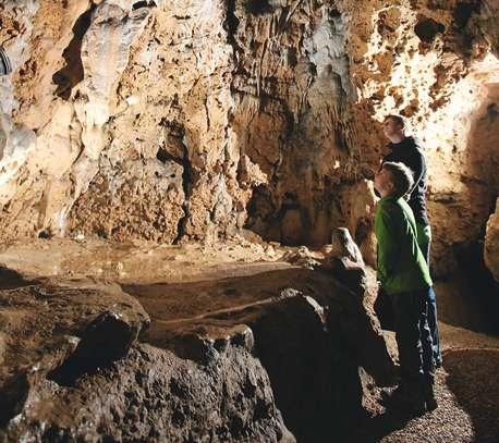 Die Höhle besitzt mit ihren sehr schönen Tropfsteinbildungen eine Gesamtlänge von rund 200 m.