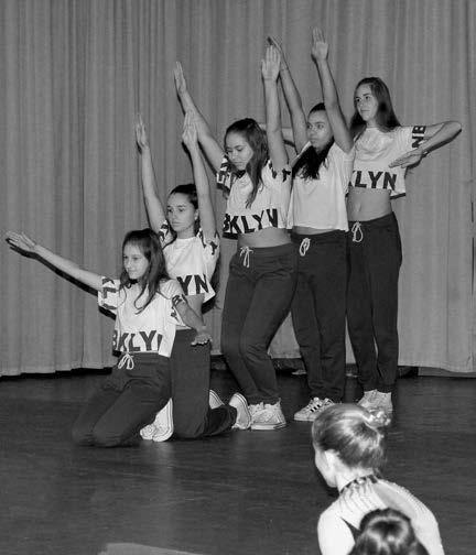 Die PRECIOUS GIRLS und PRECIOUS DANCERS wurden eingeladen bei der Jugendsportschau in Heiningen in der Voralbhalle ihre Tänze zu zeigen.