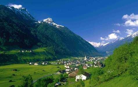 Stubaier Alpen Wanderwoche vom 28.06. bis 05.07.2014 Die Stubaier sind ein Teil der Zentralalpen und erreichen mit dem Zuckerthütl eine Höhe bis zu 3505m.