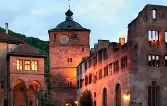 Die Schlossherren erweiterten das Gebäude über mehrere Jahrhunderte hinweg, unter anderem um den Otthein richsbau, einen der schönsten Renaissance-Paläste Deutschlands.