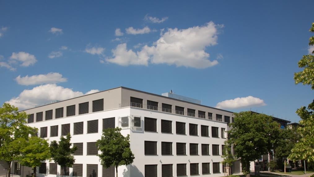 Zur Unternehmensgruppe INSYS MICROELECTRONICS GmbH 1992 gegründet und bis heute inhabergeführt Drei Geschäftsbereiche für Kommunikations-, Sicherheits- und