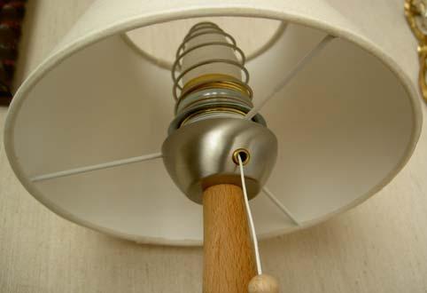 Elektrische Felder reduzieren ungeschirmte Lampen: starke elektrische