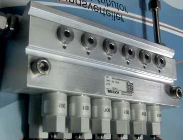 Einleitungsverteiler UEN- Technische Beschreibung Die Einleitungsverteiler UEN- sind Kolbenspeicher mit einem druckgesteuerten Ein-/Auslassventil.