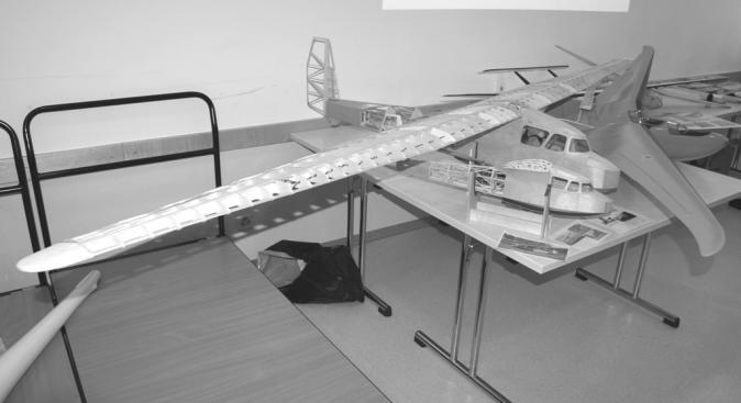 Zusätzlich brachte er auch die beiden Nurflügel-Segelflugmodelle Beljajew BP-3 und