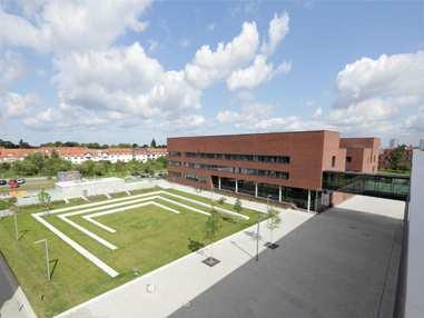 Rückblick auf 2015 besondere Projekte Hochschulbau, Fertigstellung Neubauten Institut für Physik und Department