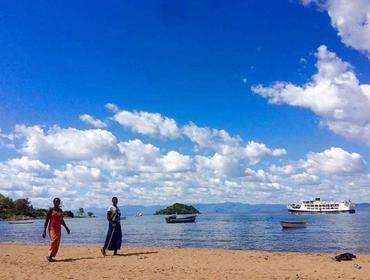 Reiseverlauf Verpflegung: F = Frühstück, L = Lunchpaket, M = Mittagessen, A = Abendessen 1.Tag: Anreise nach Malawi Am Abend fliegen wir von Frankfurt via Addis Abeba nach Malawi.