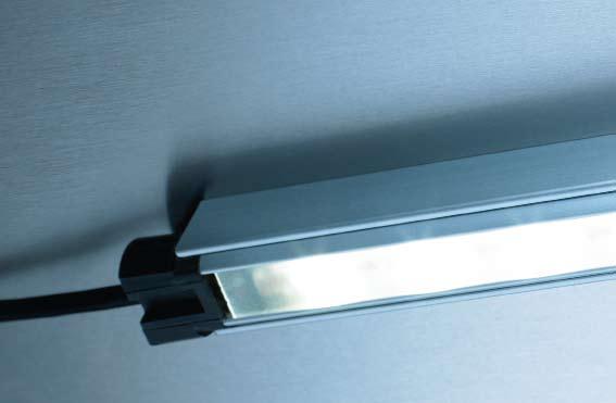 2 SLIM LED. Flächenlicht nach MaSS. Die SLIM LED ist die Licht-Lösung für Maschinen und Anlagen mit engen Platzverhältnissen und wenig Bauraum.