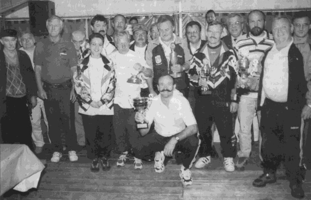 Am 23.09.2000 wurde in der Zeitung über unsere Stockschützen berichtet: Willenhofen stellt Stockschützen-Elite Beide Teams der SpVgg im Kreispokal auf den ersten beiden Plätzen. NEUMARKT (ngh).