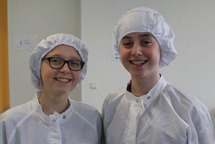 Angebote für Schülerinnen und Schüler Teilnehmerinnen des Girls Day 2017 Schon seit 20 Jahren engagiert sich die Fraunhofer EMFT für die Förderung des wissenschaftlichen und technischen Nachwuchses