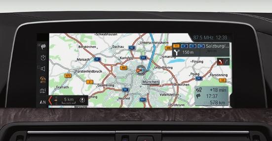 Farbbildschirm Splitscreen-Funktion, 3D-Kartendarstellung, Satellitenbilder Dynamische Routenführung Navigationsdaten für die digitalisierten Gebiete Europas Bedienung über idrive Touch Controller
