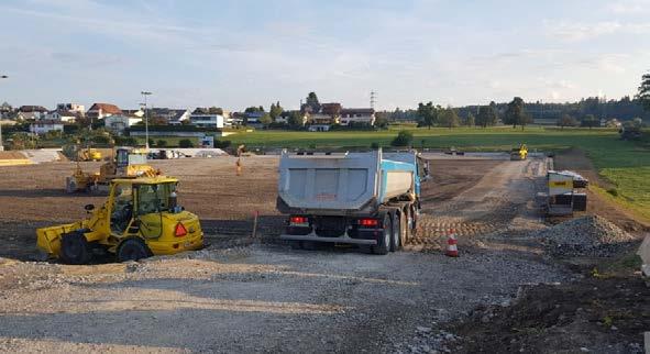 Gruppe 1 Die Arbeiten am Hauptspielfeld starteten im Sommer und konnten dank ( 11 Spiele) dem guten Wetter termingerecht