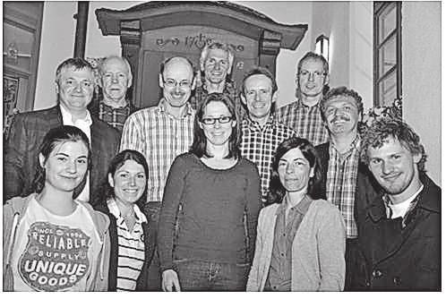 OBERRIED Mittwoch, 8. Mai 2013 Seite 3 Skiclub Oberried e.v. In der Mitgliederversammlung vom 26.04.2013 wurde die bereits bestehende Vorstandschaft für zwei weitere Jahre gewählt. 1.